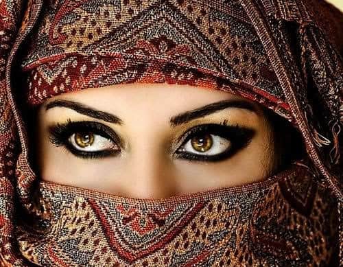تاثير العيون الجميلة على الرجل وكيف تجمل المرأة عينها تاثير العيون الجميلة على الرجل