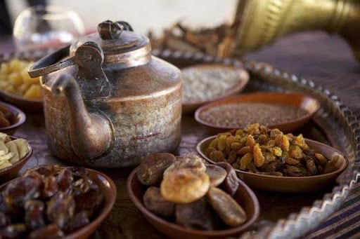 ما معنى عجلوا الفطور وأخروا السحور ما معنى عجلوا الفطور وأخروا السحور