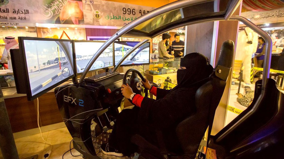 التسجيل في مدرسة تعليم القيادة للنساء في الرياض وخطواته